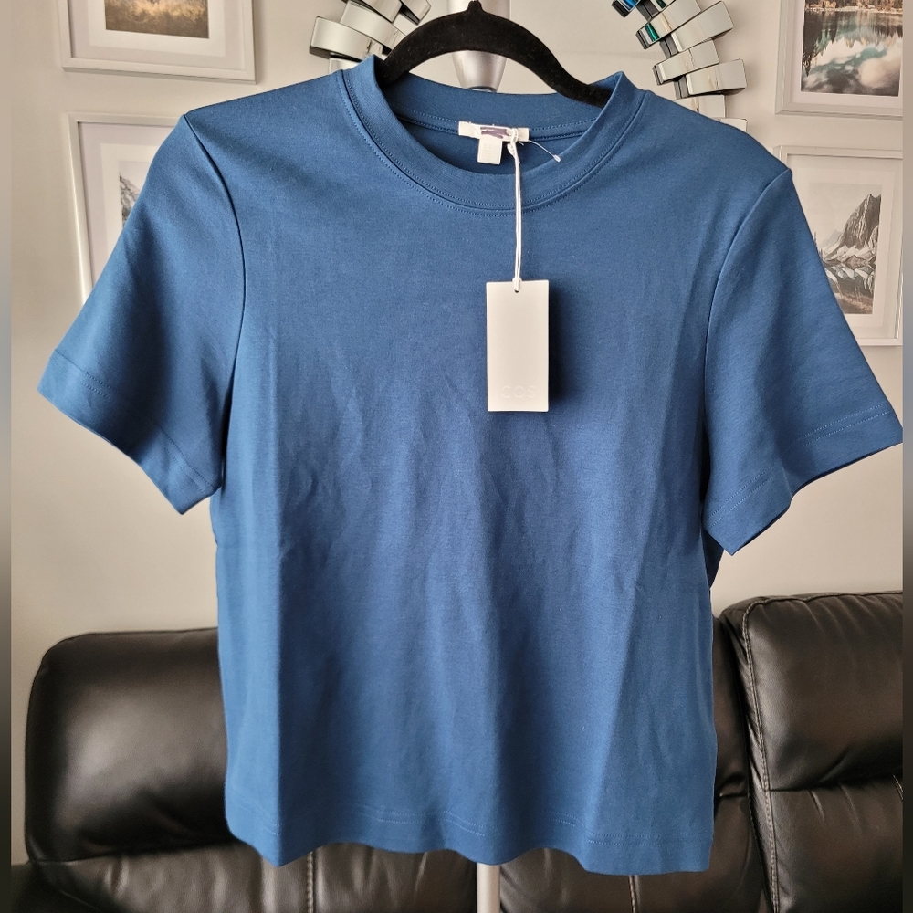 BNWT COS 100% Cotton Size Small T Shirt